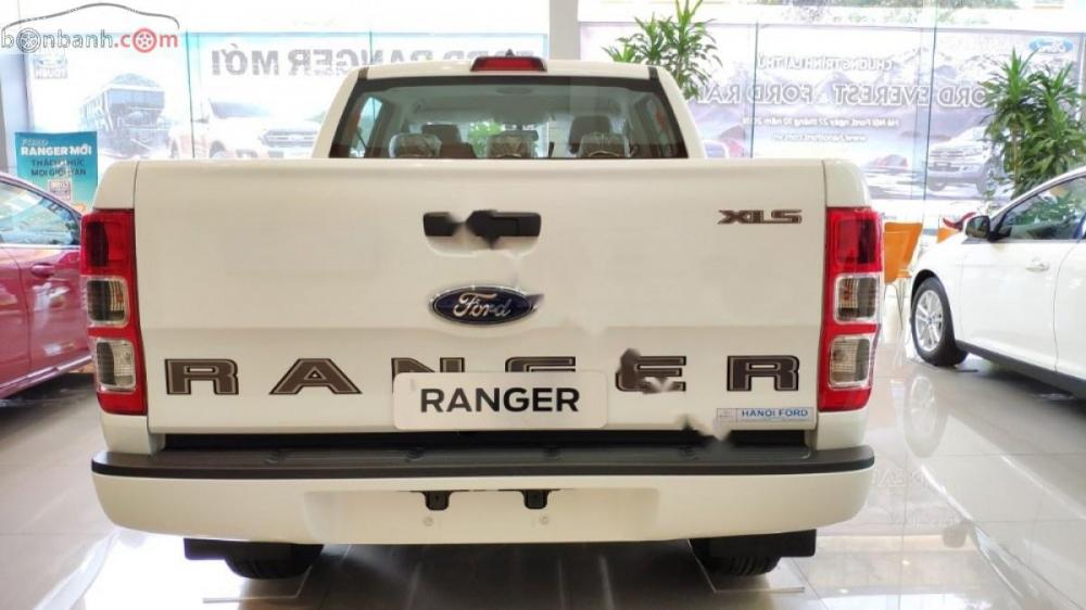 Ford Ranger XLS 2.2L 4x2 AT 2018 - Bán ô tô Ford Ranger XLS 2.2L 4x2 AT sản xuất năm 2018, màu trắng, xe nhập