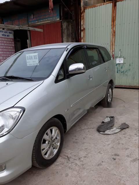 Toyota Innova 2010 - Bán ô tô Toyota Innova năm sản xuất 2010, màu bạc, giá chỉ 380 triệu