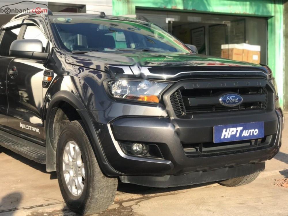 Ford Ranger XLS 2.2L 4x2 AT 2017 - Cần bán lại xe Ford Ranger XLS 2.2L 4x2 AT đời 2017, màu xám, nhập khẩu nguyên chiếc 