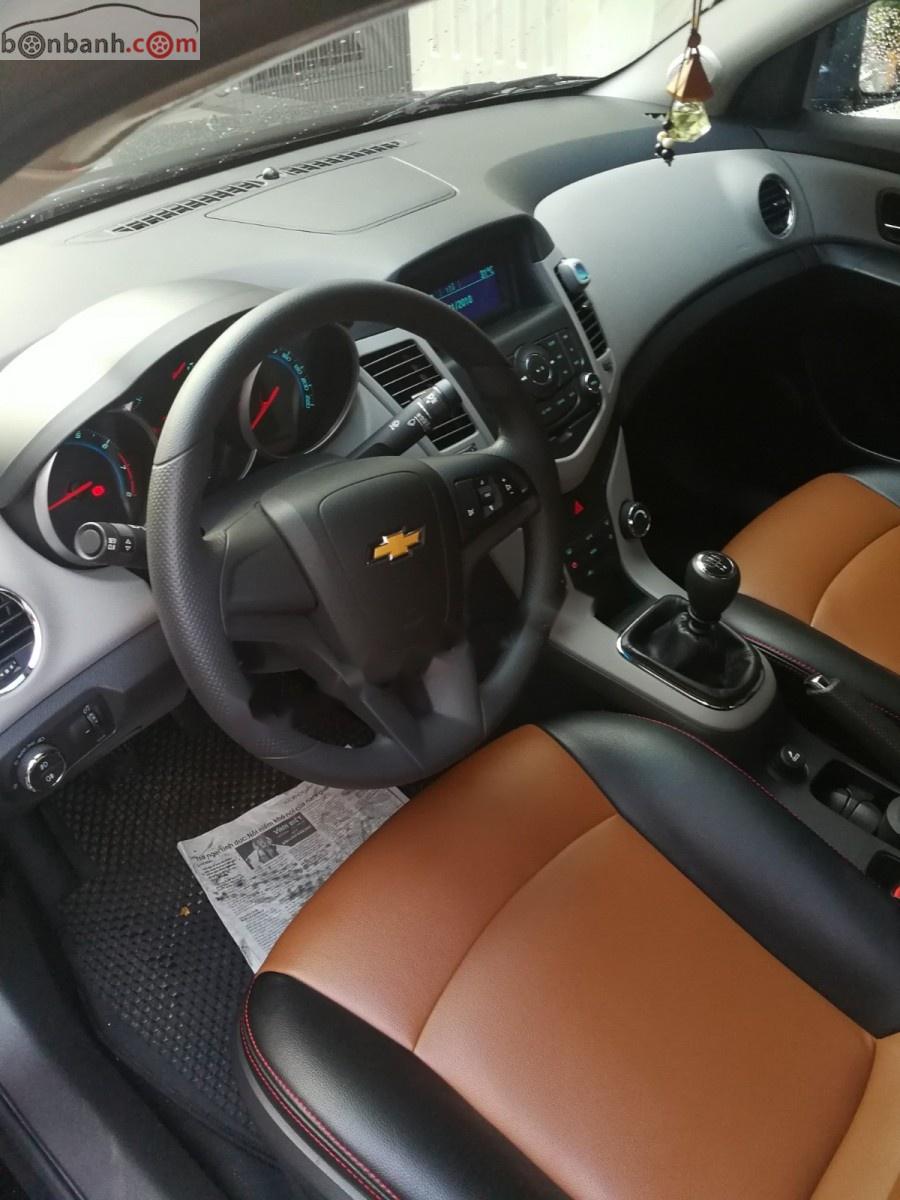 Chevrolet Cruze LT 2016 - Bán xe Chevrolet Cruze LT sản xuất 2016, màu đen chính chủ