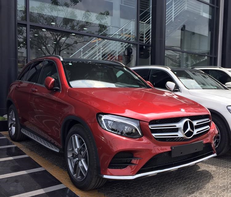 Mercedes-Benz GLC-Class GLC300 2018 - Bán ô tô Mercedes GLC300 năm 2018 mới, màu đỏ, giao xe toàn quốc