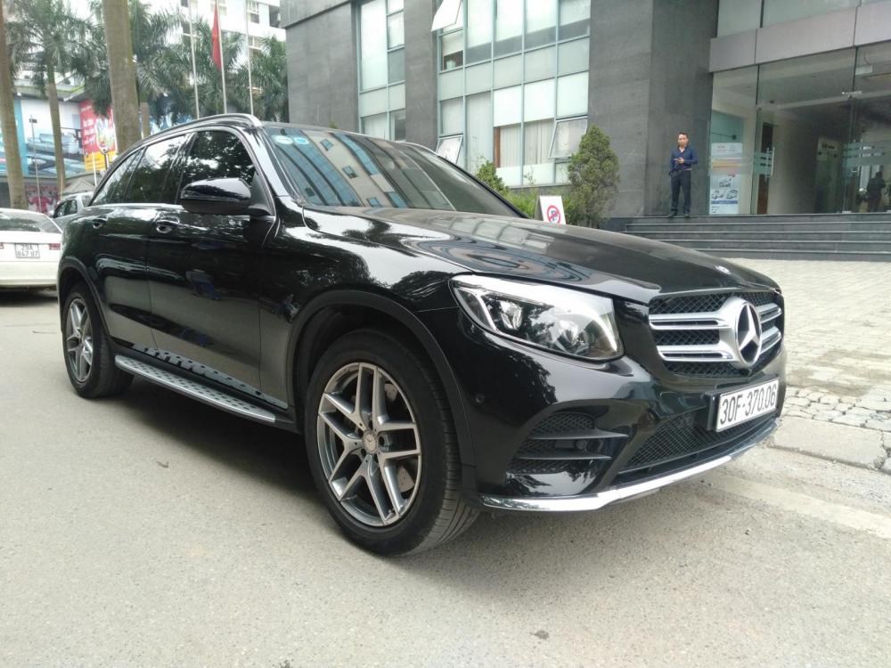 Mercedes-Benz GLC-Class GLC 300 4 Matic 2016 - Bán xe Mercedes GLC 300 4 Matic sản xuất 2016, màu đen như mới