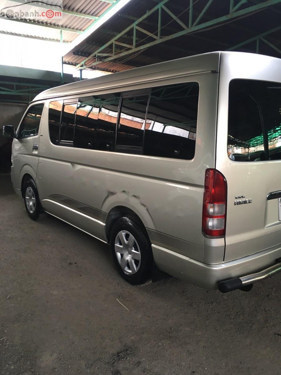 Toyota Hiace Super Wagon 2.7 2006 - Cần bán xe Toyota Hiace Super Wagon 2.7 năm sản xuất 2006, màu bạc