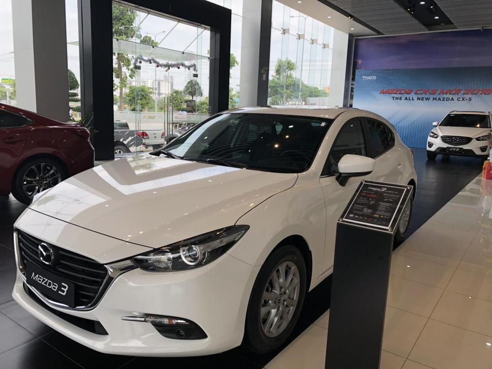 Mazda 3 1.5  AT 2018 - Bán Mazda 3 1.5 2018, màu trắng giá cạnh tranh