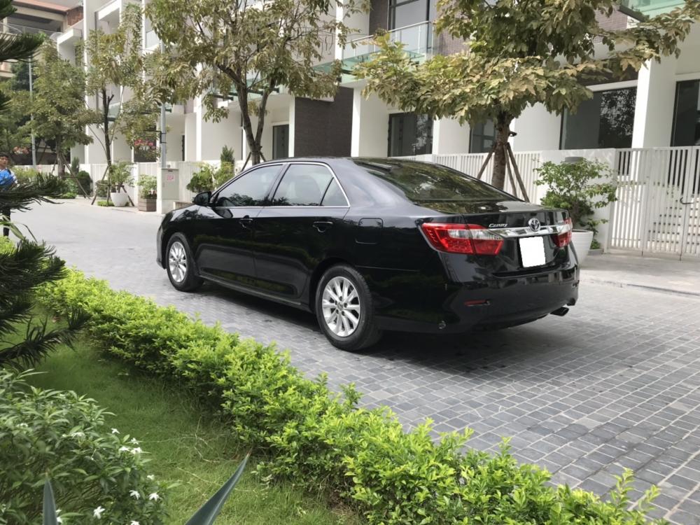 Toyota Camry 2.0E 2015 - Cần bán xe Toyota Camry 2.0E đời 2015, màu đen