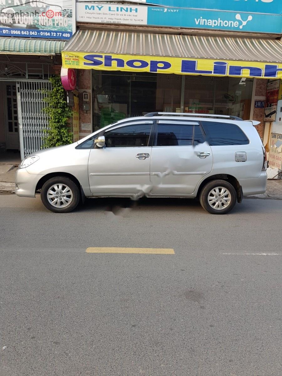 Toyota Innova G 2009 - Bán Toyota Innova G đời 2009, màu bạc còn mới