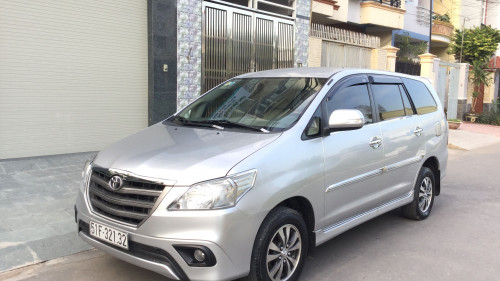 Toyota Innova   2.0 MT  2015 - Bán Toyota Innova 2.0 MT 2015, màu bạc số sàn