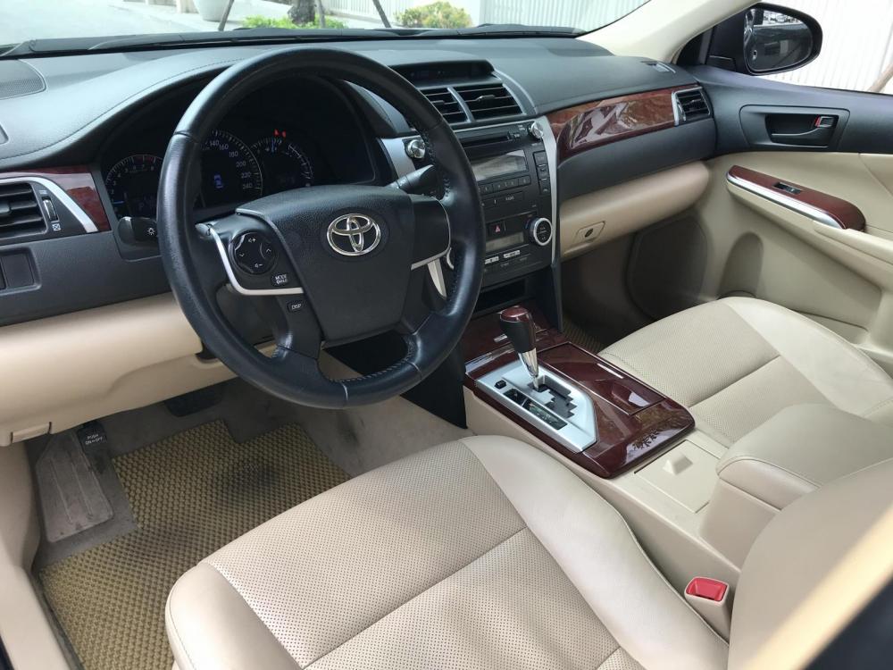 Toyota Camry 2.0E 2015 - Cần bán Toyota Camry 2.0E sx 2015 màu đen