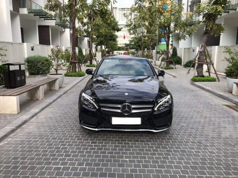 Mercedes-Benz C class  C300 AMG 2016 - Bán ô tô Mercedes C300 AMG đời 2016, màu đen, giá tốt 