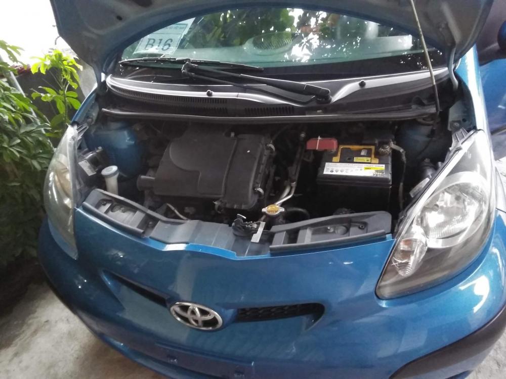 Toyota Aygo AT 2013 - Cần bán Toyota Aygo đăng ký 2013, màu xanh lam, nhập khẩu, 10 túi khí, số tự động