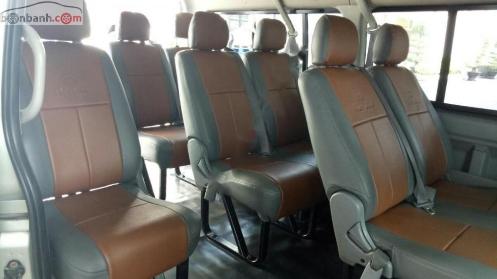 Toyota Hiace 2007 - Cần bán lại xe Toyota Hiace đời 2007, màu bạc