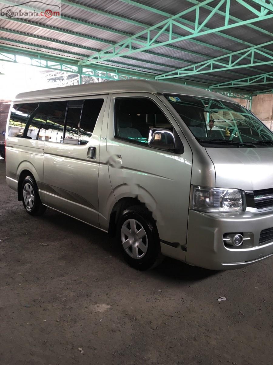 Toyota Hiace Super Wagon 2.7 2006 - Cần bán xe Toyota Hiace Super Wagon 2.7 năm sản xuất 2006, màu bạc