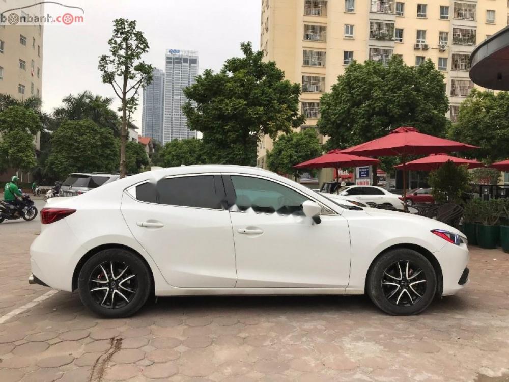 Mazda 3 2016 - Cần bán xe Mazda 3 năm sản xuất 2016, màu trắng, giá 635tr