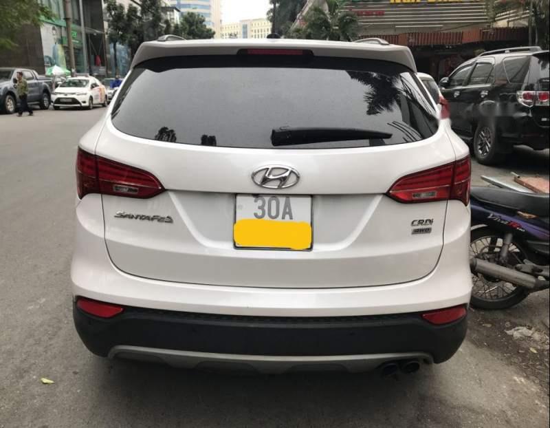 Hyundai Santa Fe 2.2 4WD 2015 - Cần bán gấp Hyundai Santa Fe 2.2 4WD năm sản xuất 2015, màu trắng chính chủ