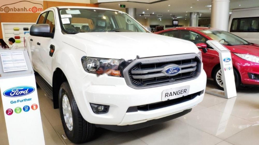 Ford Ranger XLS 2.2L 4x2 AT 2018 - Bán ô tô Ford Ranger XLS 2.2L 4x2 AT sản xuất năm 2018, màu trắng, xe nhập