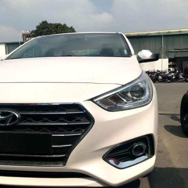 Hyundai Accent 2018 - Cần bán lại xe Hyundai Accent năm sản xuất 2018, màu trắng, 499 triệu