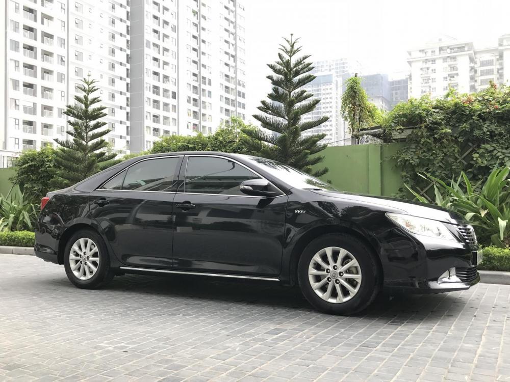 Toyota Camry 2.0E 2015 - Cần bán Toyota Camry 2.0E sx 2015 màu đen