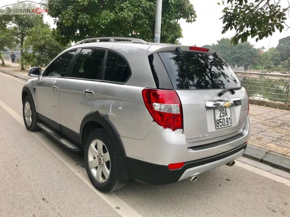 Chevrolet Captiva LT 2.4 MT 2009 - Bán Chevrolet Captiva LT 2.4 MT năm 2009, màu bạc số sàn
