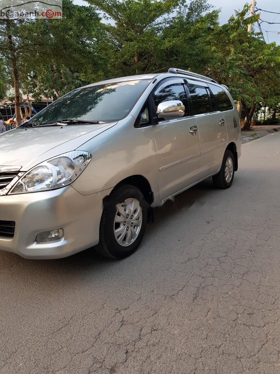 Toyota Innova G 2009 - Bán Toyota Innova G đời 2009, màu bạc còn mới