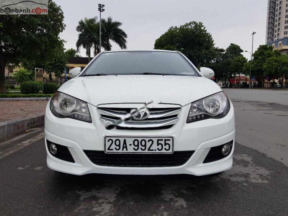 Hyundai Avante 1.6 MT 2014 - Cần bán gấp Hyundai Avante 1.6 MT sản xuất năm 2014, màu trắng, xe nhập số sàn