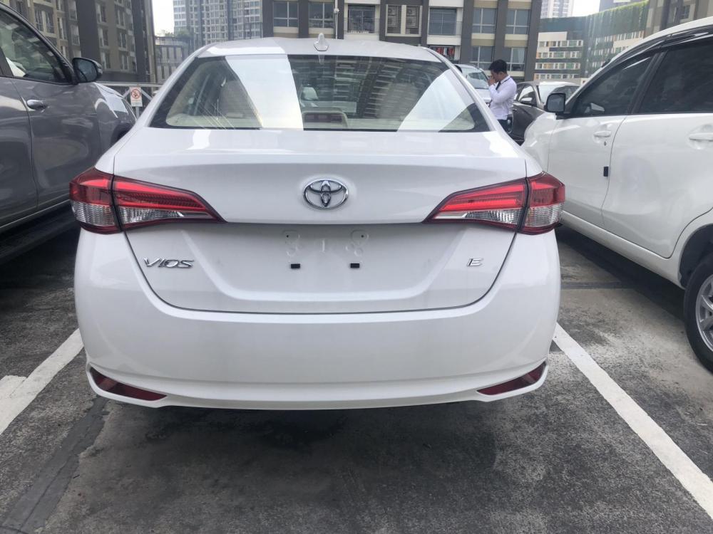 Toyota Vios   1.5E MT 2018 - Bán xe Toyota Vios 1.5 MT đời 2019, xe đủ màu giao ngay, liên hệ ngay để được báo giá tốt