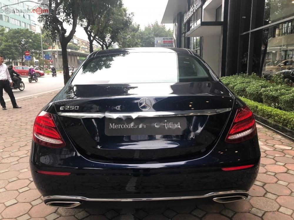 Mercedes-Benz E class E250 2017 - Cần bán xe Mercedes E250 đời 2017 như mới