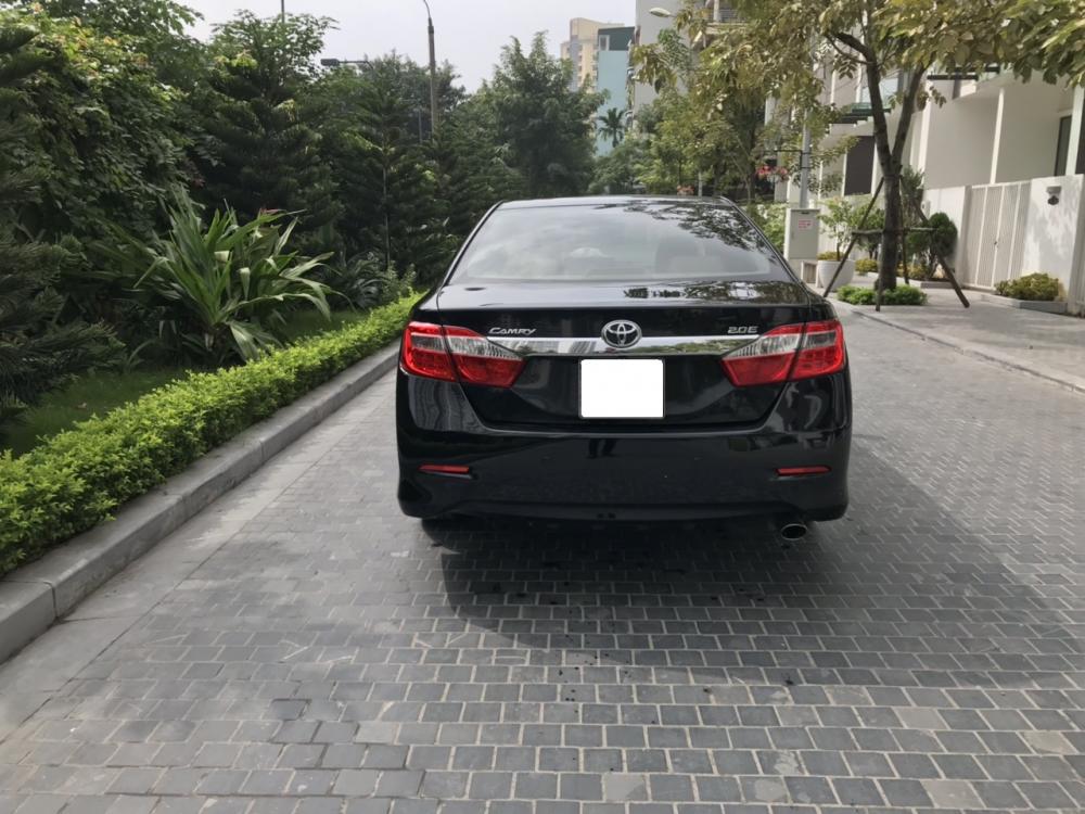 Toyota Camry 2.0E 2015 - Cần bán xe Toyota Camry 2.0E đời 2015, màu đen