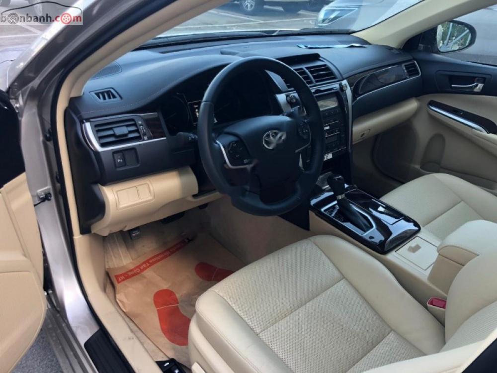 Toyota Camry 2.0E 2018 - Bán Toyota Camry 2.0E sản xuất năm 2018, màu trắng