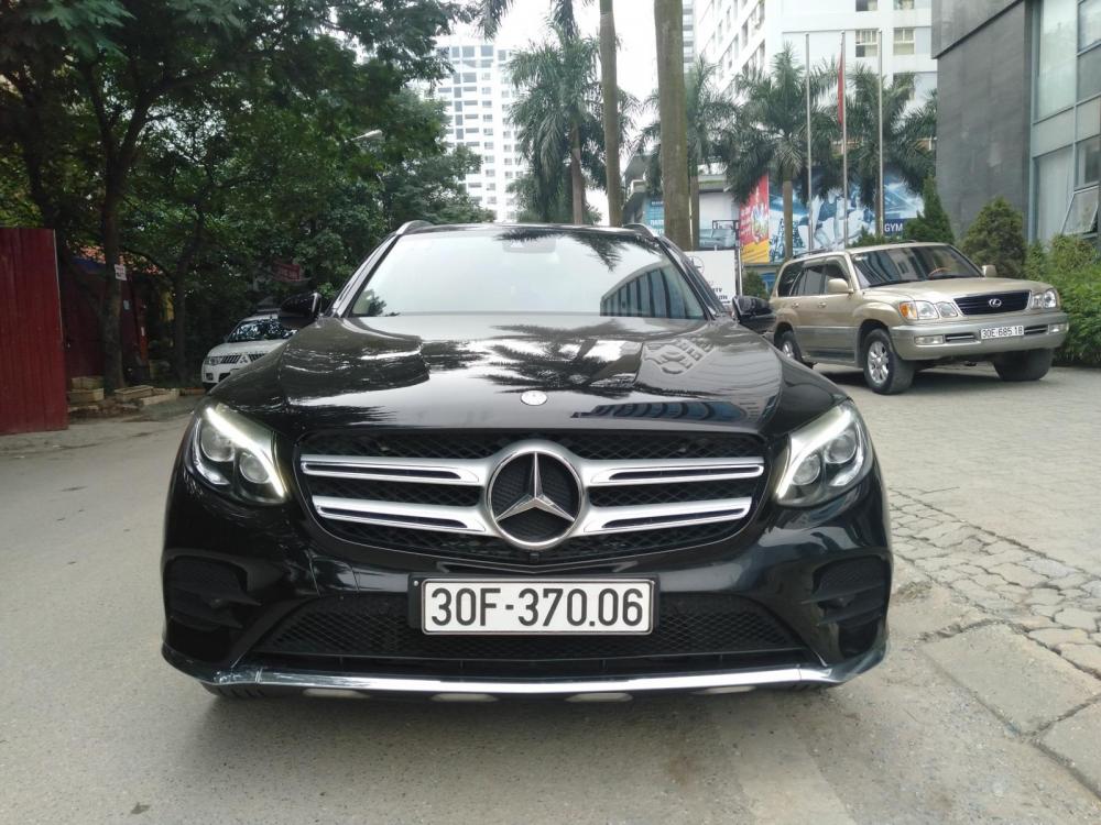 Mercedes-Benz GLC-Class GLC 300 4 Matic 2016 - Bán xe Mercedes GLC 300 4 Matic sản xuất 2016, màu đen như mới