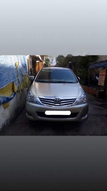 Toyota Innova 2010 - Cần bán Toyota Innova sản xuất năm 2010, màu bạc, giá tốt