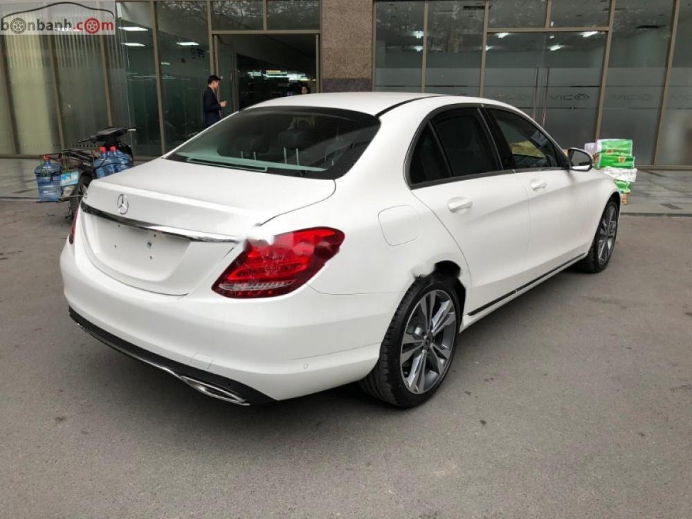 Mercedes-Benz C class C250 2018 - Bán xe Mercedes C250 năm 2018, màu trắng