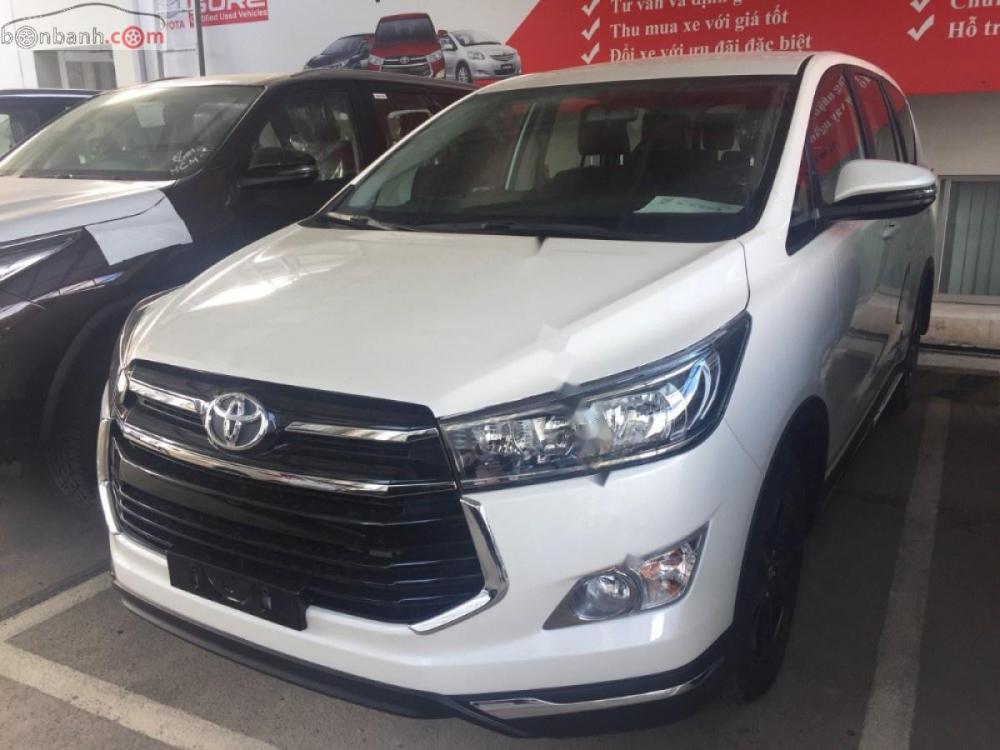 Toyota Innova 2.0 Venturer 2018 - Cần bán xe Toyota Innova 2.0 Venturer sản xuất năm 2018, màu trắng