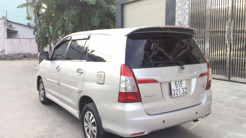 Toyota Innova   2.0 MT  2015 - Bán Toyota Innova 2.0 MT 2015, màu bạc số sàn