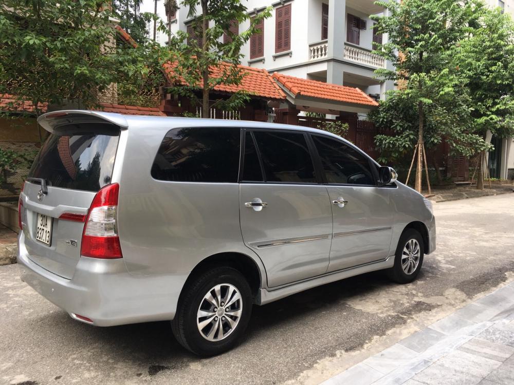 Toyota Innova E 2015 - Bán Toyota Innova E năm sản xuất 2015, màu bạc