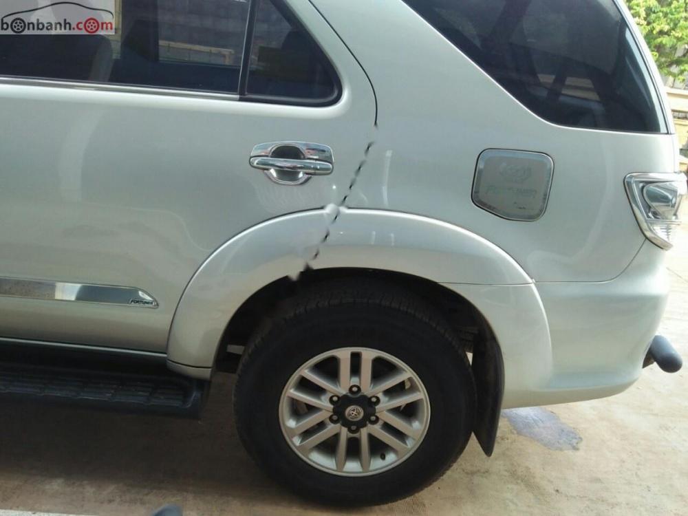 Toyota Fortuner 2.5G 2015 - Cần bán Toyota Fortuner 2.5G năm 2015, màu bạc số sàn, giá tốt