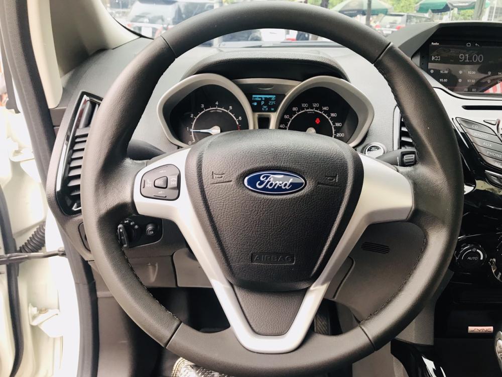 Ford EcoSport 2016 - Cần bán lại xe Ford EcoSport 2016, màu trắng, giá chỉ 565 triệu