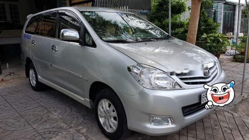 Toyota Innova G 2011 - Bán Toyota Innova G năm 2011, màu bạc  