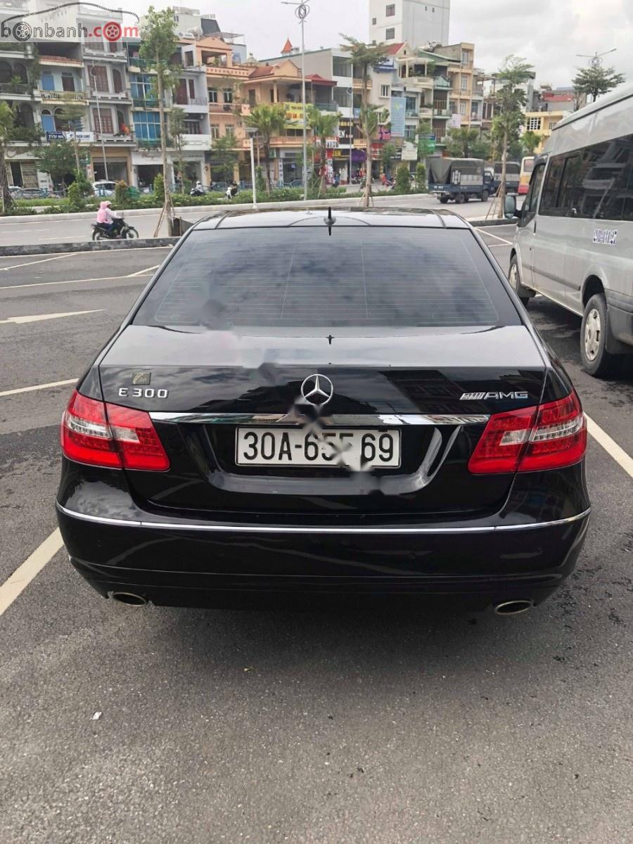 Mercedes-Benz E class E300 2009 - Bán xe Mercedes E300 sản xuất năm 2009, màu đen chính chủ, giá tốt