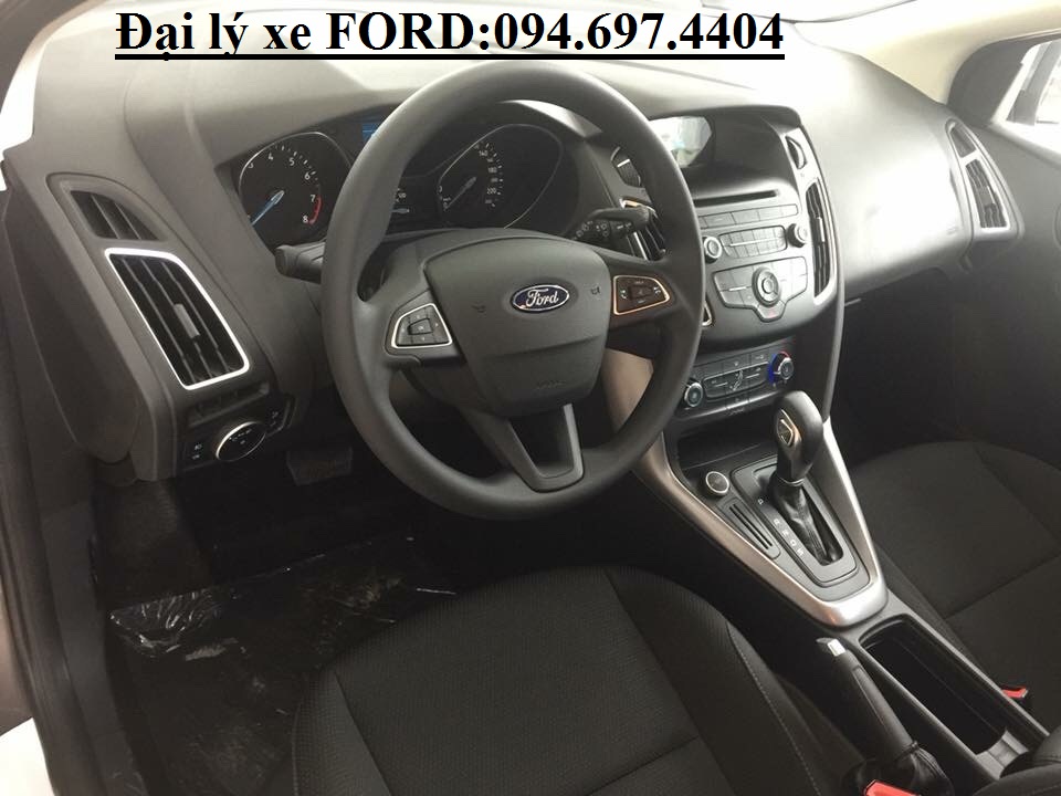 Ford Focus 2018 - Khuyến mại xe Ford Focus khi khách hàng đặt xe trong tháng 11, trả góp chỉ từ 0.6%/tháng hotline 094.697.4404