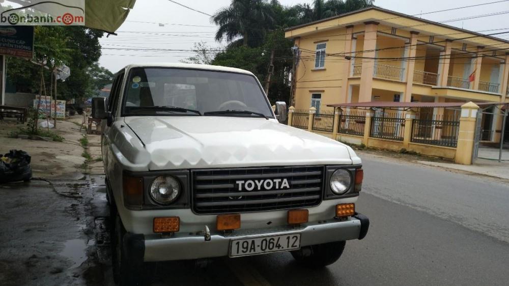 Toyota Land Cruiser 1986 - Cần bán gấp Toyota Land Cruiser sản xuất 1986, màu trắng, nhập khẩu nguyên chiếc giá cạnh tranh