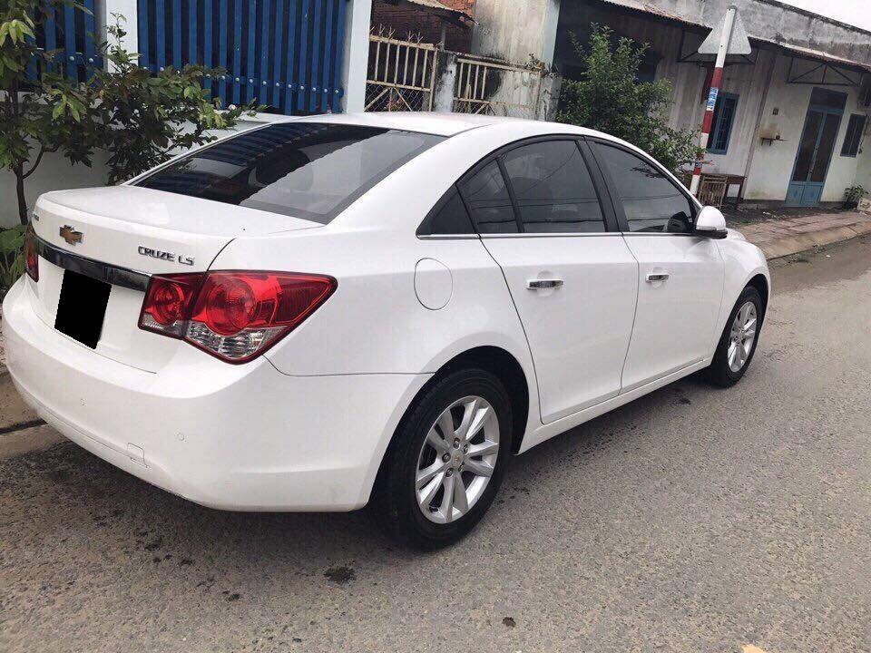 Chevrolet Cruze LS  2015 - Cần bán xe Chevrolet Cruze 2015 màu trắng ngọc trai