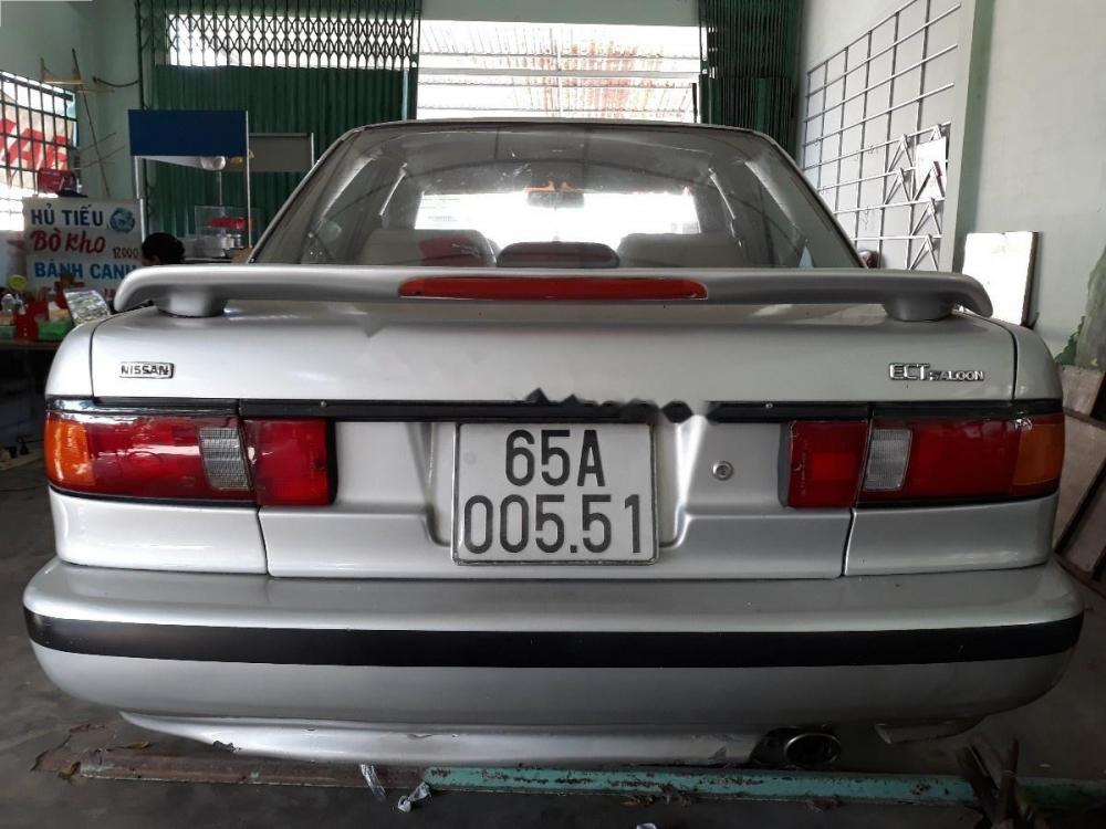 Nissan Sentra 1.6 MT 1991 - Bán ô tô Nissan Sentra 1.6 MT đời 1991, màu bạc, nhập khẩu 