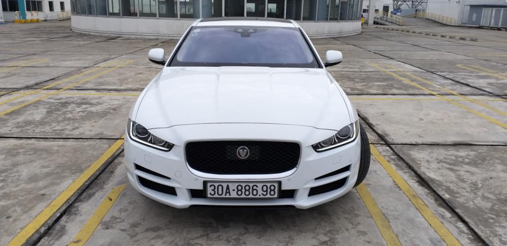 Jaguar XE 2015 - Bán Jaguar XE đời 2015, màu trắng, xe nhập