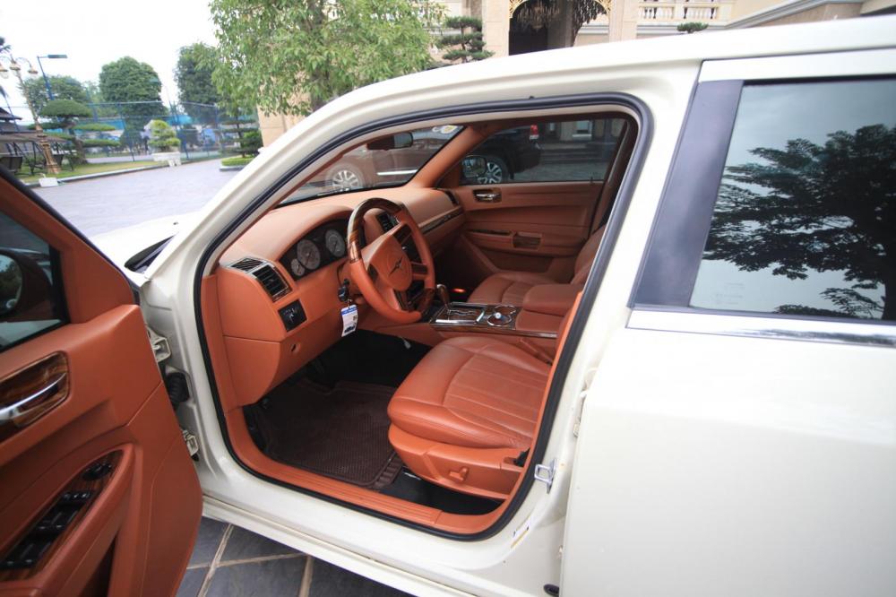 Chrysler 300C 2.7 V6 2008 - Bán Chrysler 300C 2.7 V6 sản xuất 2008, màu trắng, xe nhập