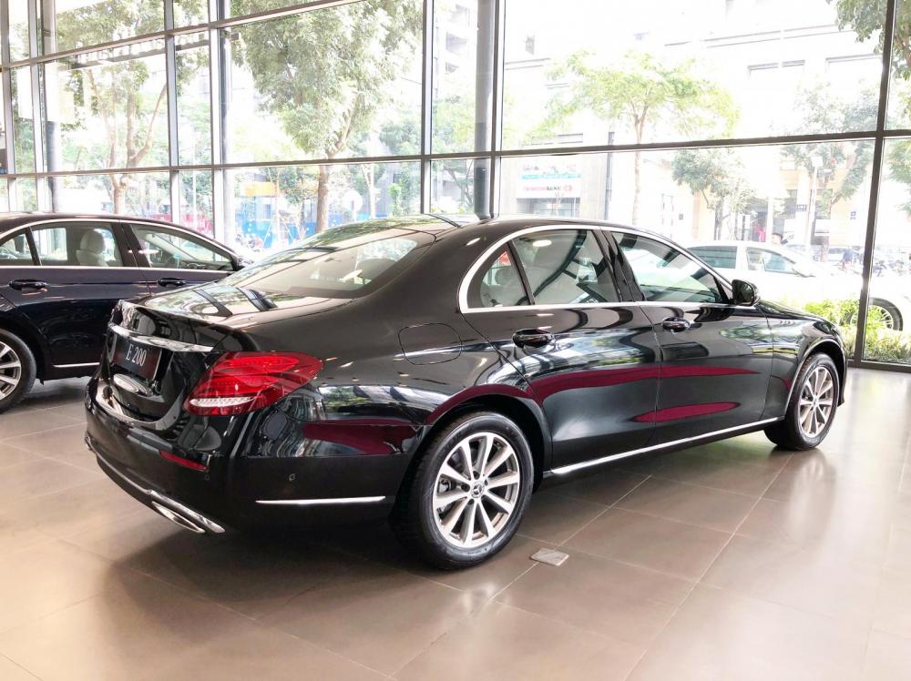 Mercedes-Benz E class E200 2018 - Bán Mercedes E200 2019 đủ màu, giao xe ngay chỉ với 600tr