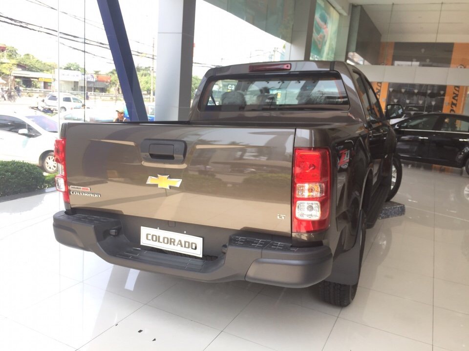 Chevrolet Colorado 2018 - Bán Chevrolet Colorado năm 2018, màu nâu, ở Bắc Cạn, lăn bánh chỉ 670 triệu, hỗ trợ vay 90%