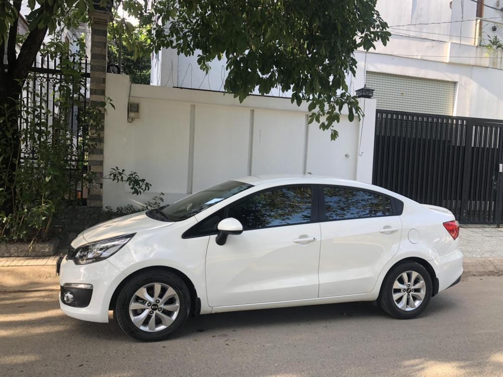 Kia Rio AT 2018 - Bán Kia Rio AT đời 2018, màu trắng, giá cạnh tranh