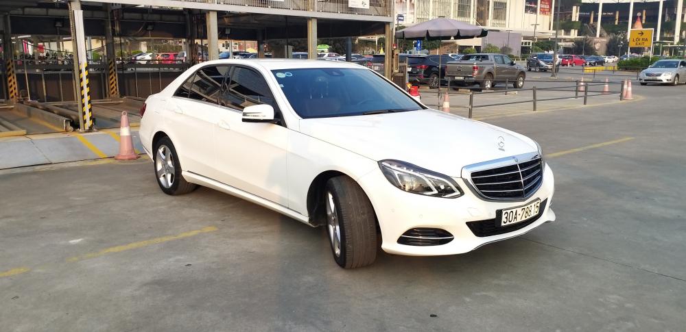 Mercedes-Benz E300 2014 - Bán Mercedes Benz E200 2014 trắng, nội thất nâu