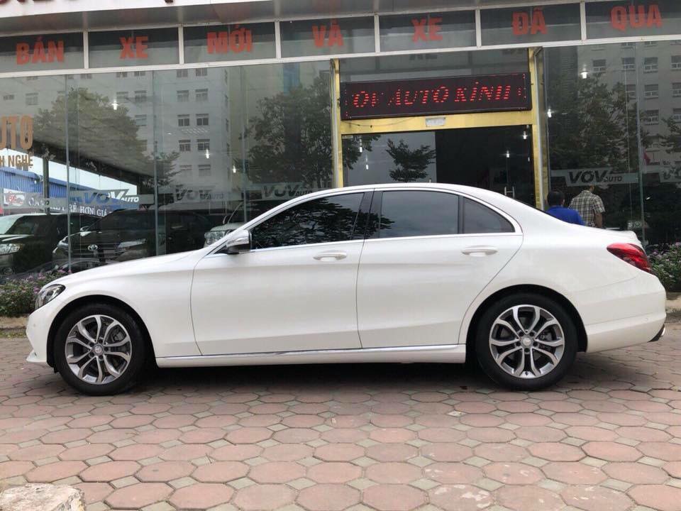 Mercedes-Benz C200 2017 - Cần bán xe Mercedes đời 2017, màu trắng, nhập khẩu nguyên chiếc giá cạnh tranh