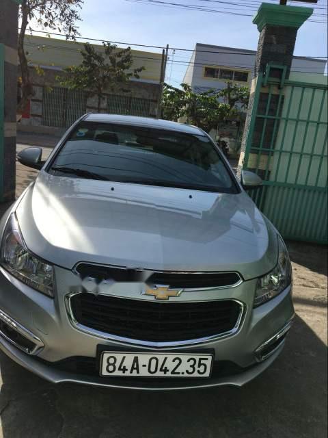 Chevrolet Cruze   LT   2017 - Bán ô tô Chevrolet Cruze LT đời 2017, màu bạc, xe nhập  